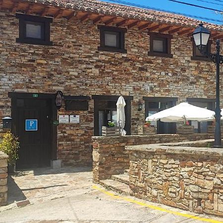 Posada De Serrada Serrada de la Fuente Exteriér fotografie